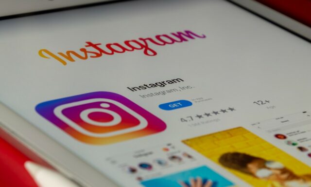 Instagram sera bientôt Traduire les légendes et les profils automatiquement