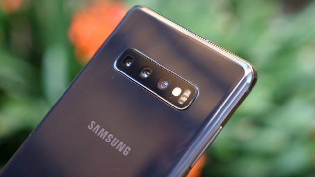 Comment activer la police SamsungOne sur le Galaxy S10