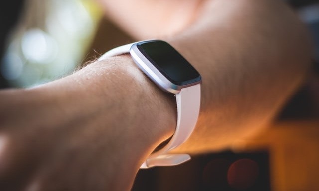 Comment configurer et utiliser Fitbit Pay