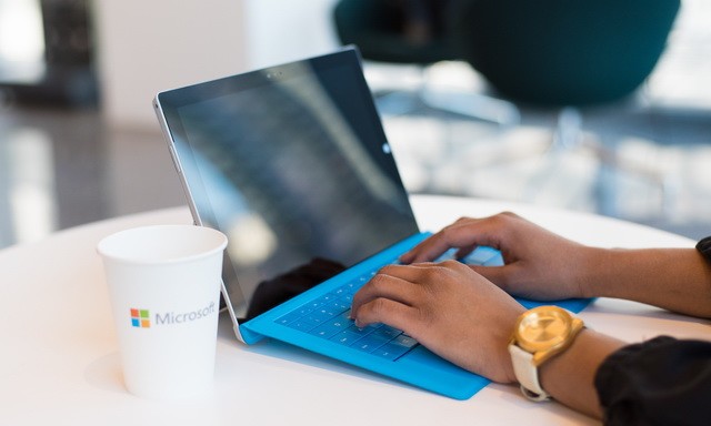 How to turn off predictive typing on the touch keyboard in Windows 11 How to turn off predictive typing on the touch keyboard in Windows 11