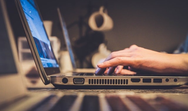 Ne couvrez jamais les évents de votre ordinateur portable