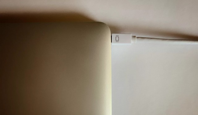 Connecter un MacBook Air à une TV via HDMI