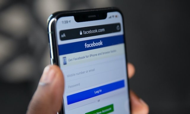Comment se connecter à Facebook sans générateur de code