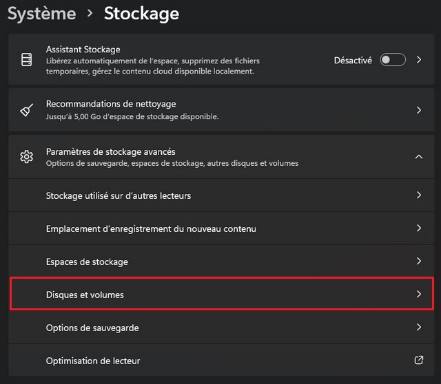 Cliquez sur Disques et volumes