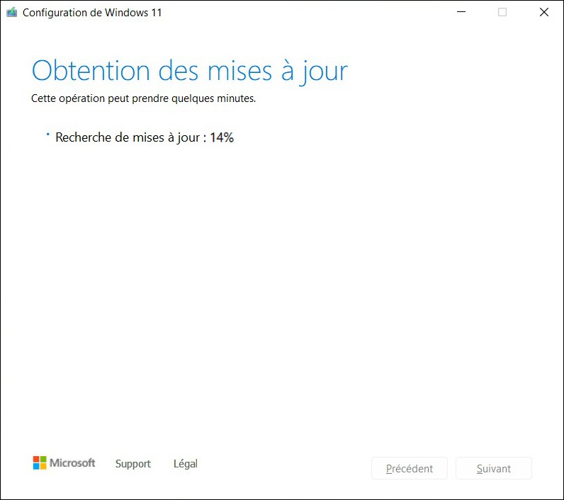 Attendez pendant le téléchargement des mises à jour.